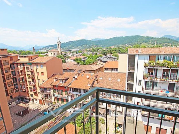 Trilocale in Vendita a Bergamo, 220'000&euro;, 80 m²