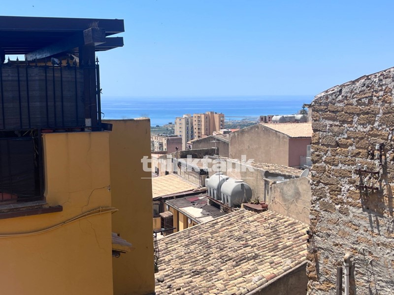 Appartamento in Vendita a Agrigento, 70'000&euro;, 170 m²