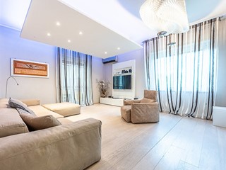 Appartamento in Vendita a Torino, 297'000&euro;, 143 m²