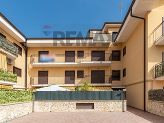 Attico in Vendita a Motta Sant'Anastasia, 105'000&euro;, 112 m²