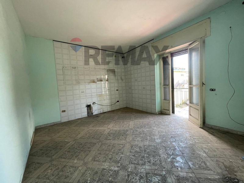 Trilocale in Vendita a Caivano, 100'000&euro;, 85 m²