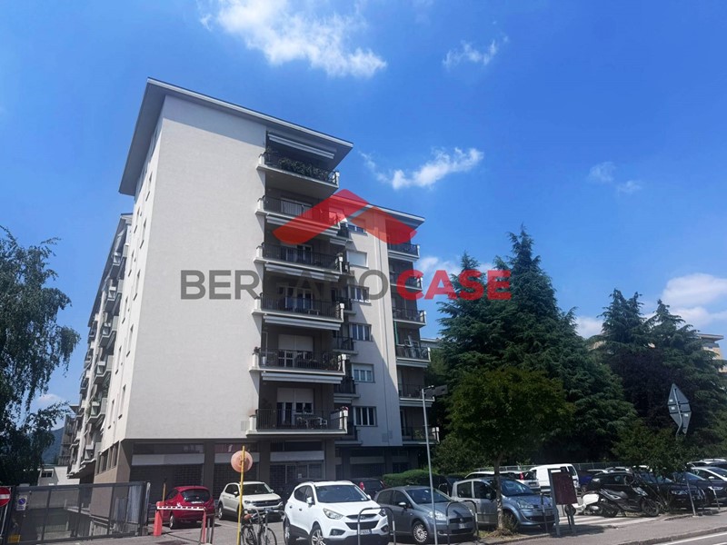 Trilocale in Affitto a Bergamo, 850&euro;, 110 m²