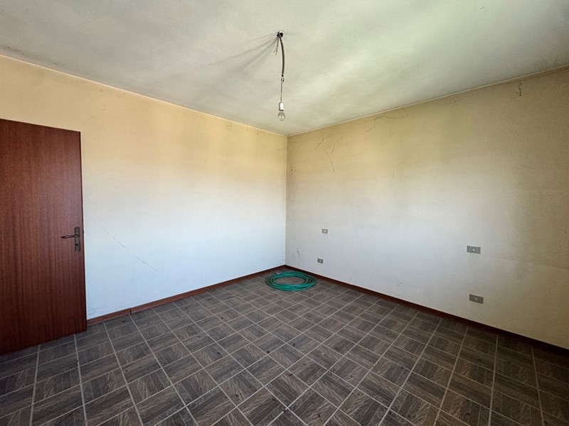 Trilocale in Vendita a Noventa Vicentina, 156'000&euro;, 220 m²