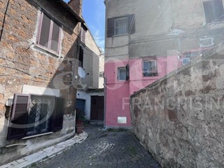 Trilocale in Vendita a Civita Castellana, 33'000&euro;, 45 m²