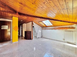 Trilocale in Affitto a Arona, 700&euro;, 86 m²