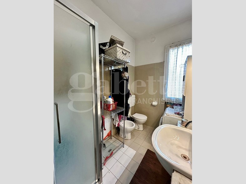 Bilocale in Vendita a Bologna, 165'000&euro;, 55 m², con Box