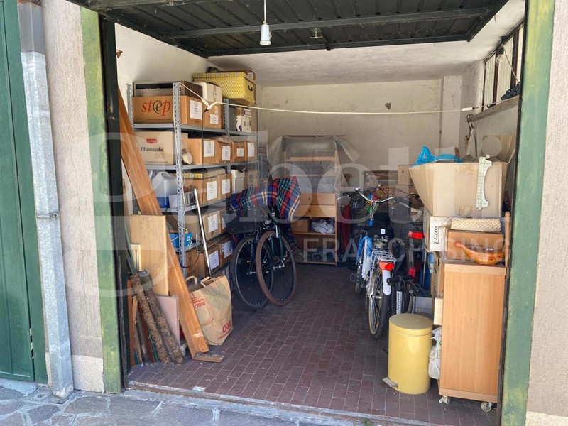 Quadrilocale in Vendita a Lodi, 210'000&euro;, 121 m², con Box