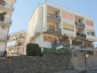 Appartamento in Vendita a Catania, 199'000&euro;, 122 m², con Box