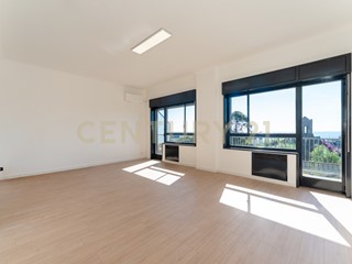 Appartamento in Affitto a Catania, 1'900&euro;, 170 m², con Box