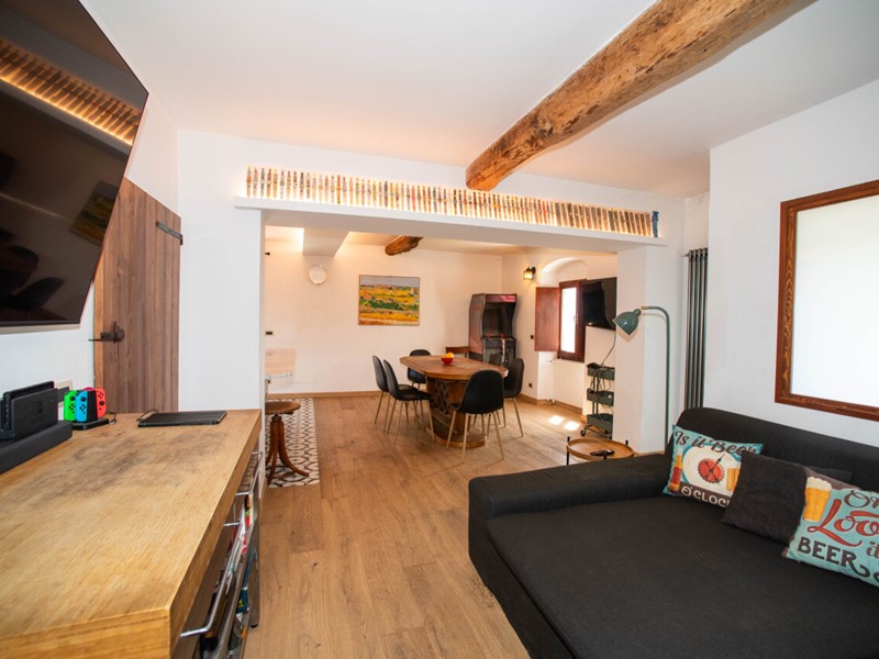 Appartamento in Vendita a Savona, 395'000&euro;, 135 m², arredato