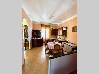 Quadrilocale in Vendita a Taggia, 195'000&euro;, 84 m²