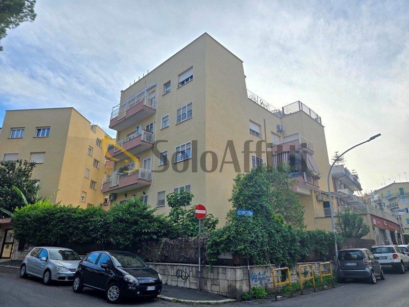 Trilocale in Affitto a Roma, zona Montesacro-Talenti, 1'160&euro;, 84 m², arredato