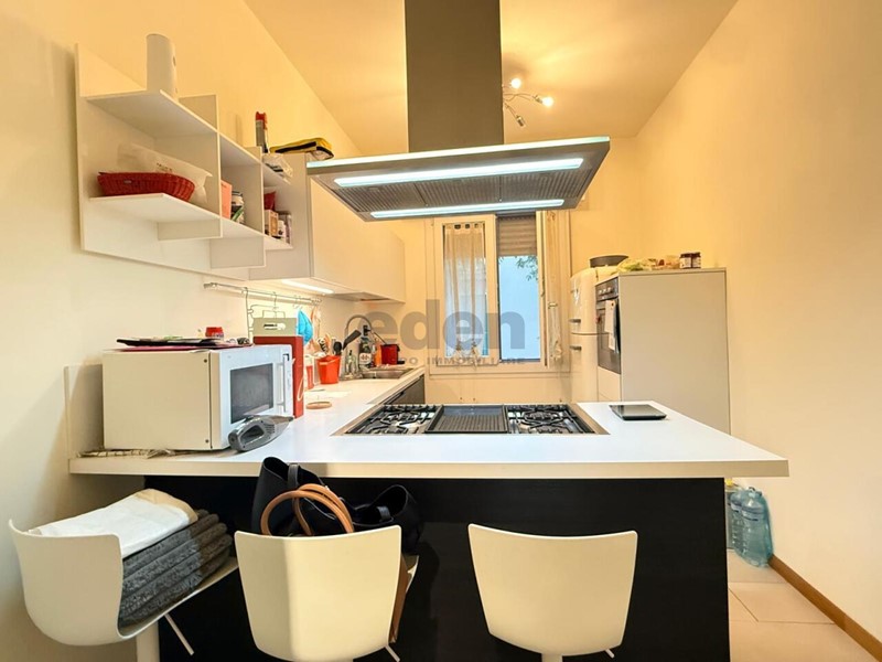 Bilocale in Affitto a Modena, 1'200&euro;, 102 m², con Box
