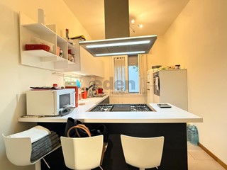 Bilocale in Affitto a Modena, 1'200&euro;, 102 m², con Box