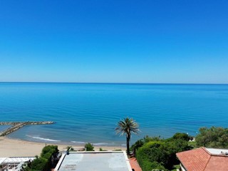 Quadrilocale in Vendita a Anzio, zona Ardeatina, 369'000&euro;, 130 m², arredato