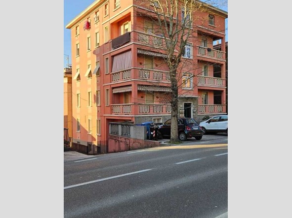 Appartamento in Vendita a Fornovo di Taro, 70'000&euro;, 76 m²