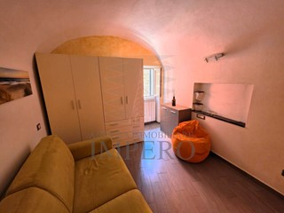 Bilocale in Vendita a Ventimiglia, zona Centro Storico, 99'000&euro;, 48 m²