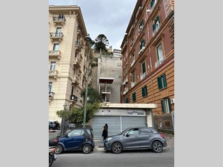 Appartamento in Vendita a Napoli, zona Chiaia Mergellina, 850'000&euro;, 160 m²