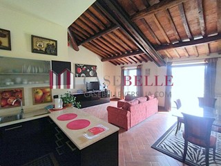 Trilocale in Vendita a Camaiore, 195'000&euro;, 81 m², arredato