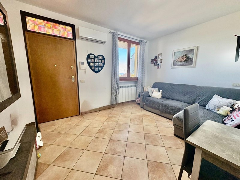 Trilocale in Vendita a Montaione, zona Mura, 155'000&euro;, 69 m², con Box