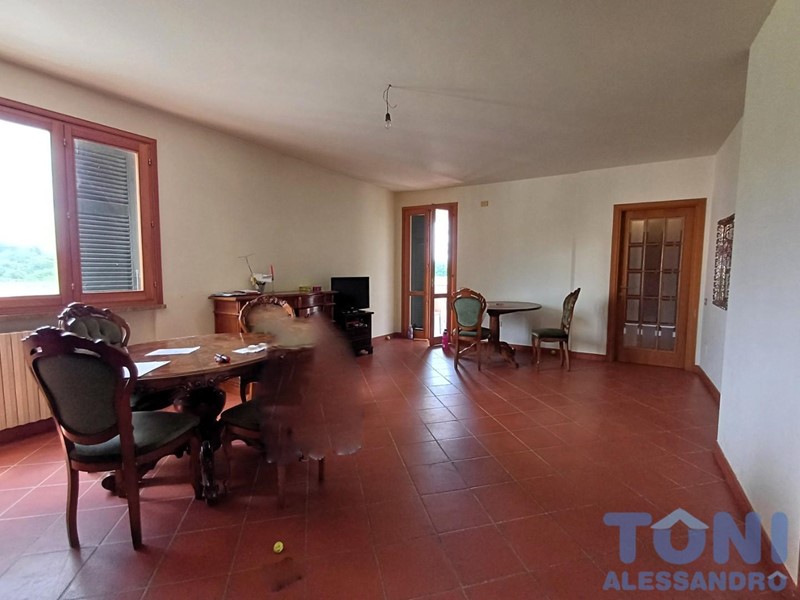 Appartamento in Vendita a Empoli, 350'000&euro;, 105 m², con Box