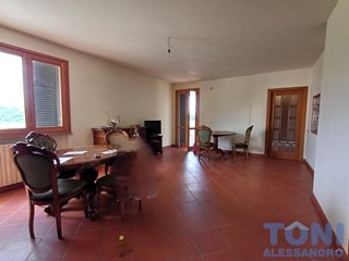 Appartamento in Vendita a Empoli, 350'000&euro;, 105 m², con Box