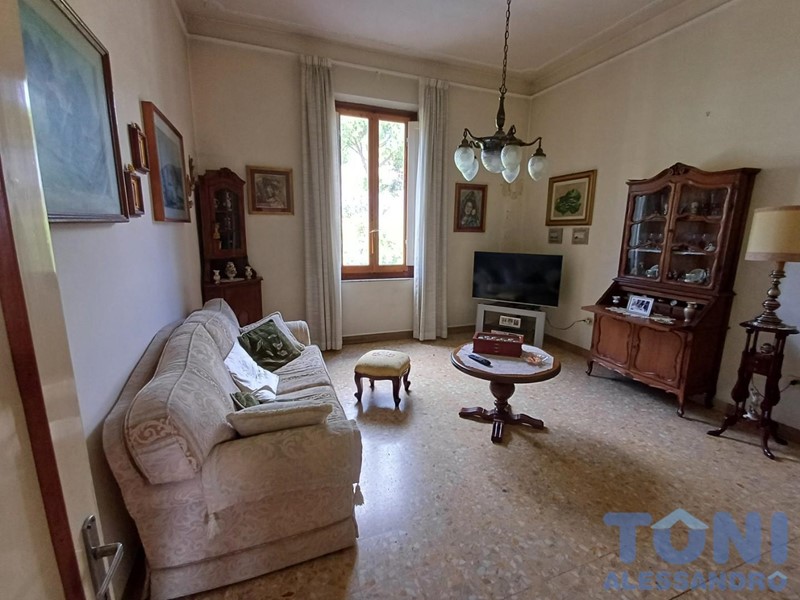 Appartamento in Vendita a Empoli, 430'000&euro;, 170 m², con Box