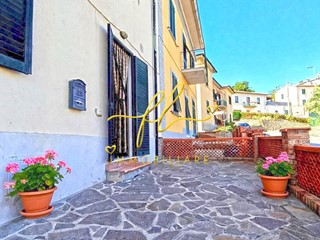 Quadrilocale in Vendita a Pomarance, zona Montecerboli, 53'000&euro;, 70 m²