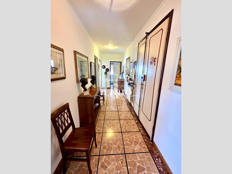 Appartamento in Vendita a Viareggio, 350'000&euro;, 120 m²