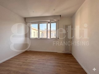 Bilocale in Vendita a Bologna, 180'000&euro;, 50 m²