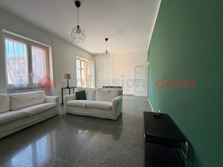 Appartamento in Affitto a Bari, 1'100&euro;, 130 m²