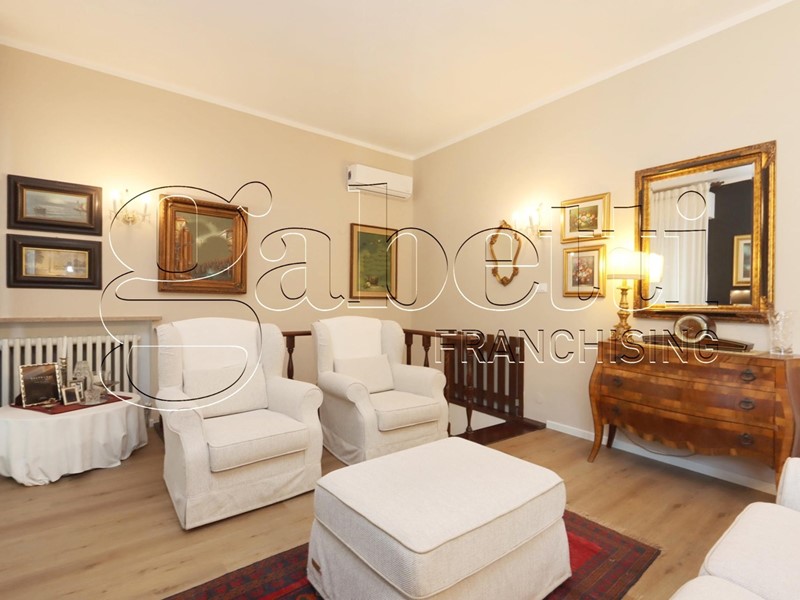 Appartamento in Vendita a Ferrara, 330'000&euro;, 137 m², con Box