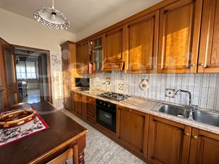 Quadrilocale in Vendita a Brescia, 210'000&euro;, 152 m², con Box