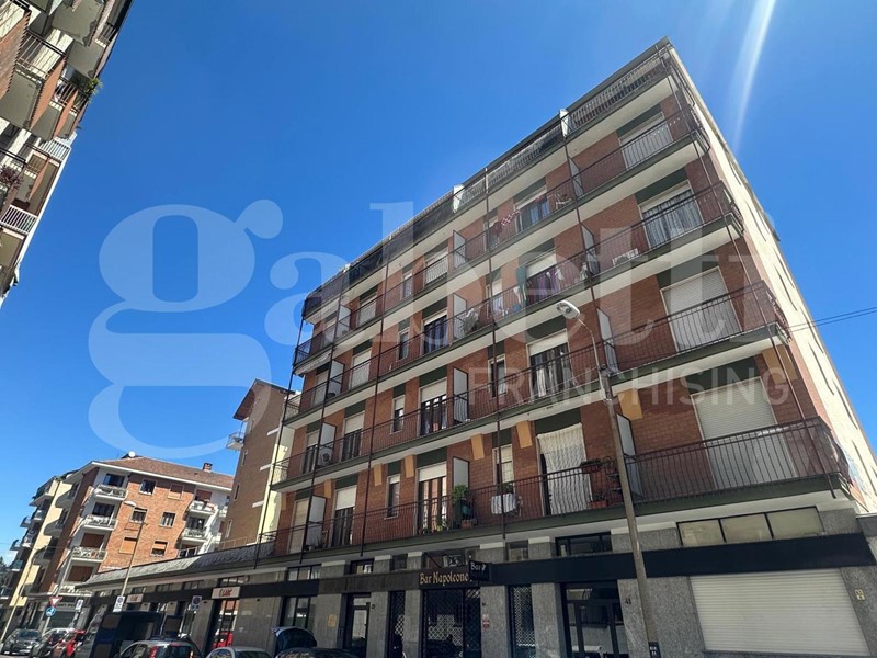 Trilocale in Vendita a Torino, 206'000&euro;, 83 m², con Box