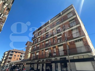Trilocale in Vendita a Torino, 206'000&euro;, 83 m², con Box