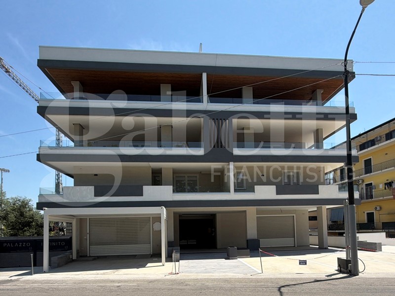 Trilocale in Vendita a Pagani, 285'000&euro;, 107 m², con Box