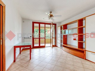 Bilocale in Vendita a Masate, 150'000&euro;, 65 m², con Box