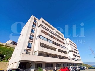 Quadrilocale in Vendita a Messina, 139'000&euro;, 150 m²