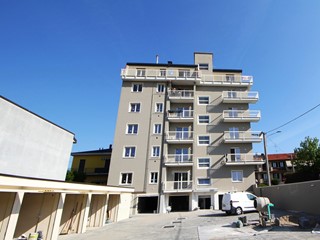 Quadrilocale in Vendita a Marnate, 265'000&euro;, 152 m², con Box