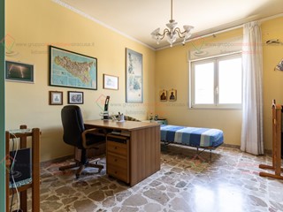 Quadrilocale in Vendita a Siracusa, zona Villaggio Miano, 90'000&euro;, 109 m²