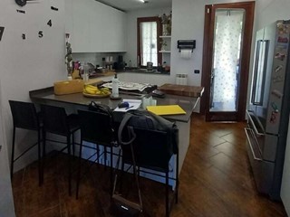 Appartamento in Vendita a Genova, 206'956&euro;, 132 m², con Box