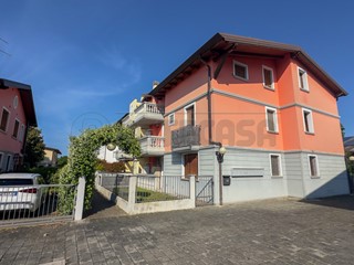 Appartamento in Vendita a Cervignano del Friuli, 179'000&euro;, 116 m², arredato, con Box