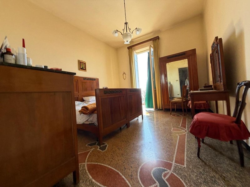 Appartamento in Vendita a Imperia, 240'000&euro;, 120 m²