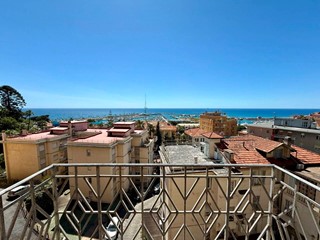 Appartamento in Vendita a Imperia, 240'000&euro;, 120 m²