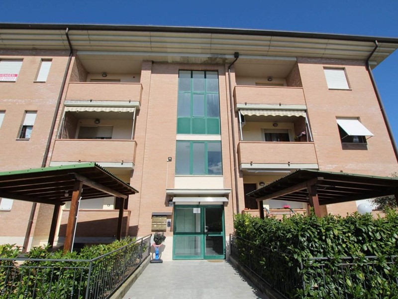 Quadrilocale in Vendita a Siena, zona Isola D'arbia, 145'000&euro;, 67 m², arredato, con Box