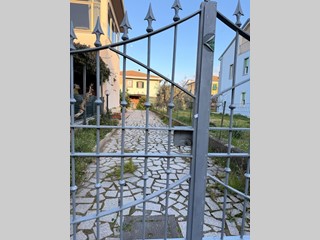 Quadrilocale in Vendita a Bibbona, zona La California, 255'000&euro;, 110 m², arredato, con Box