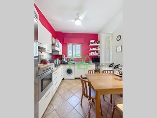 Appartamento in Vendita a Viareggio, 320'000&euro;, 93 m², arredato