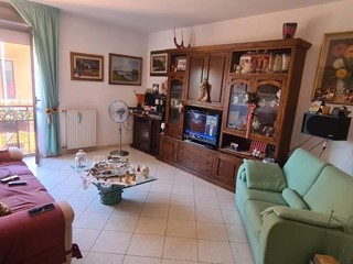 Trilocale in Vendita a Livorno, zona Limoncino, 195'000&euro;, 95 m², con Box