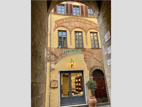 Trilocale in Vendita a Lucca, 400'000&euro;, 75 m²