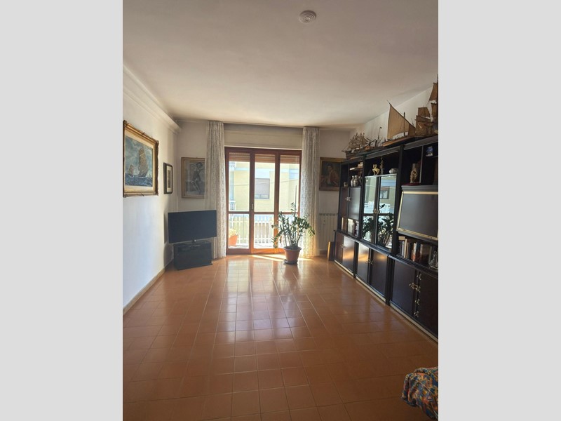 Quadrilocale in Vendita a Carrara, zona Marina di Carrara, 189'000&euro;, 100 m², arredato